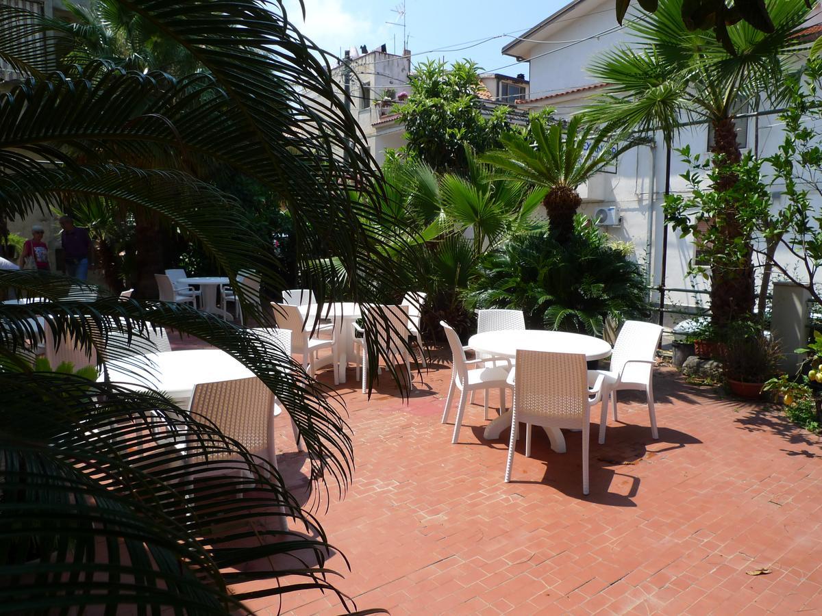 Hotel Alexander Santa Domenica  Bagian luar foto