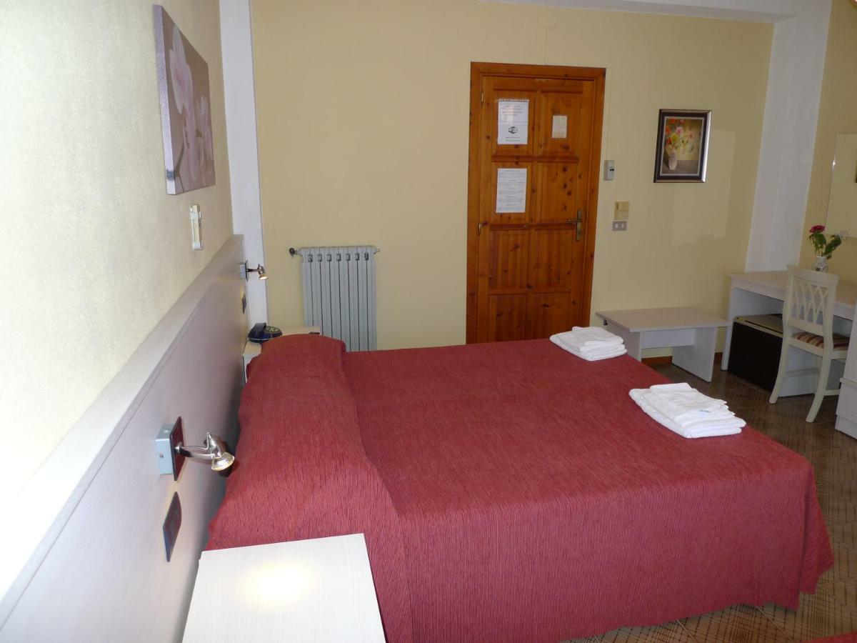 Hotel Alexander Santa Domenica  Bagian luar foto