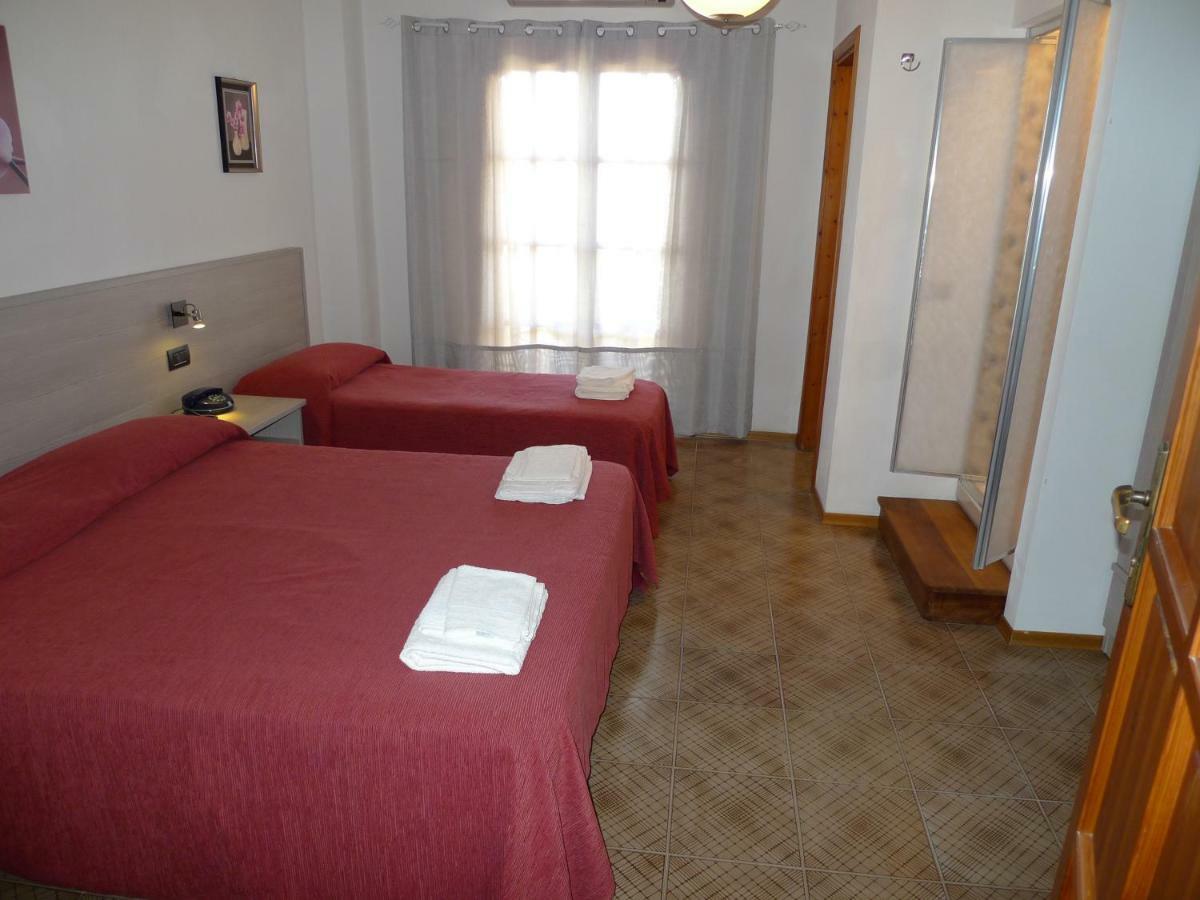Hotel Alexander Santa Domenica  Bagian luar foto