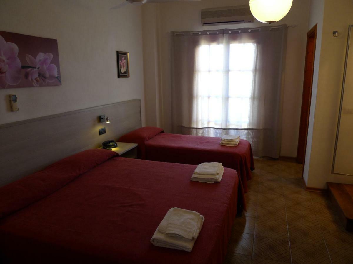 Hotel Alexander Santa Domenica  Bagian luar foto